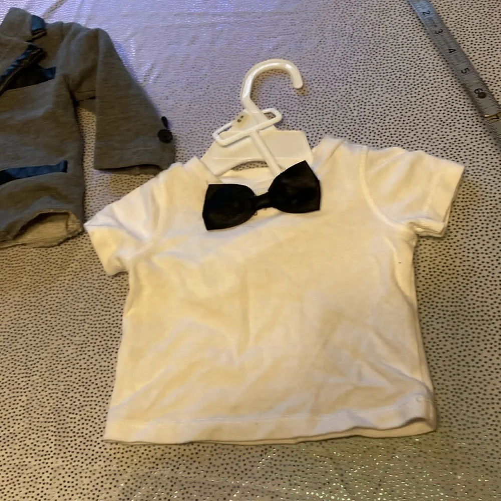 Miniclasix boys t shirt and vest size 3 months 0-12 lbs  new without tag